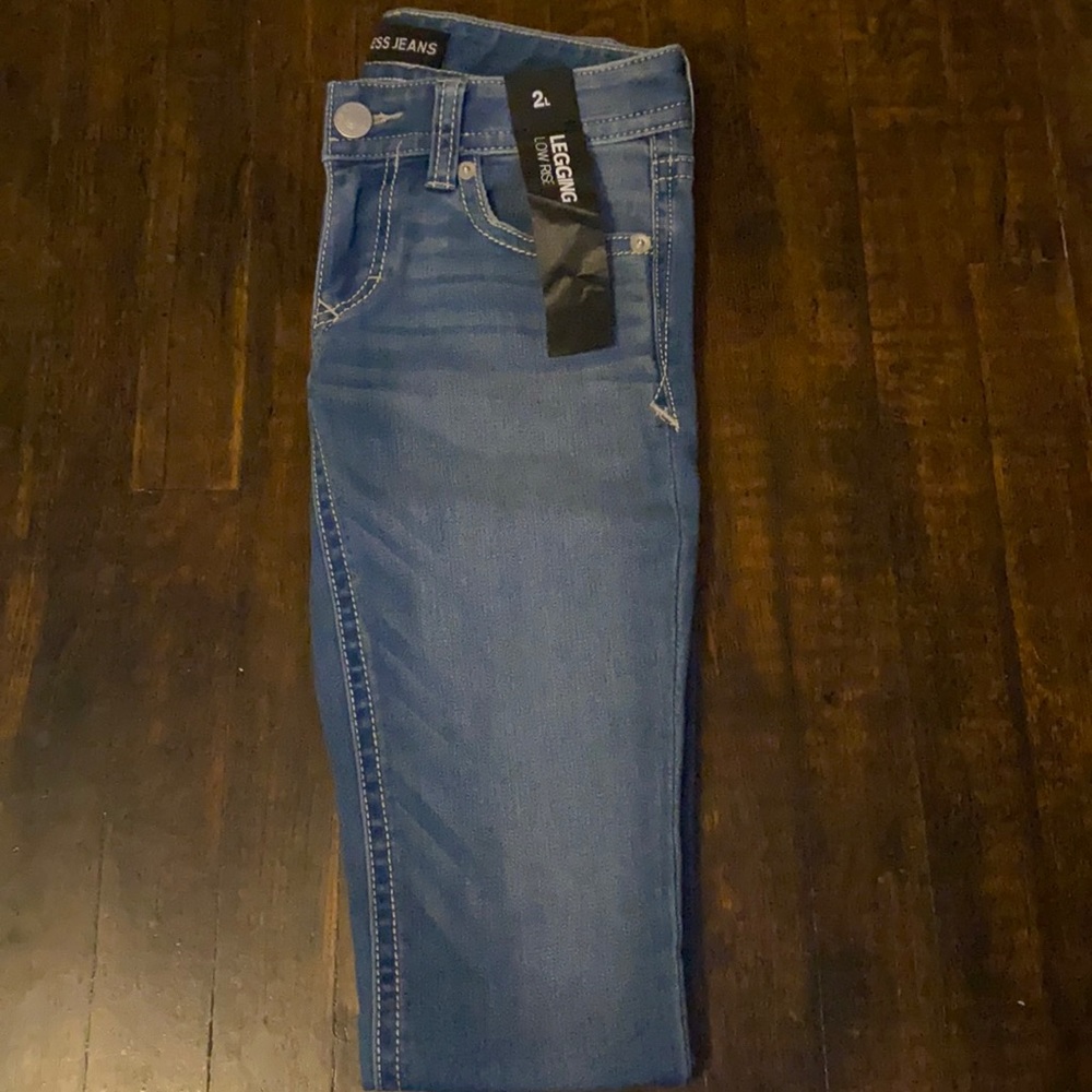 NWT Express Jegging 2 Long. Skinny Fit.